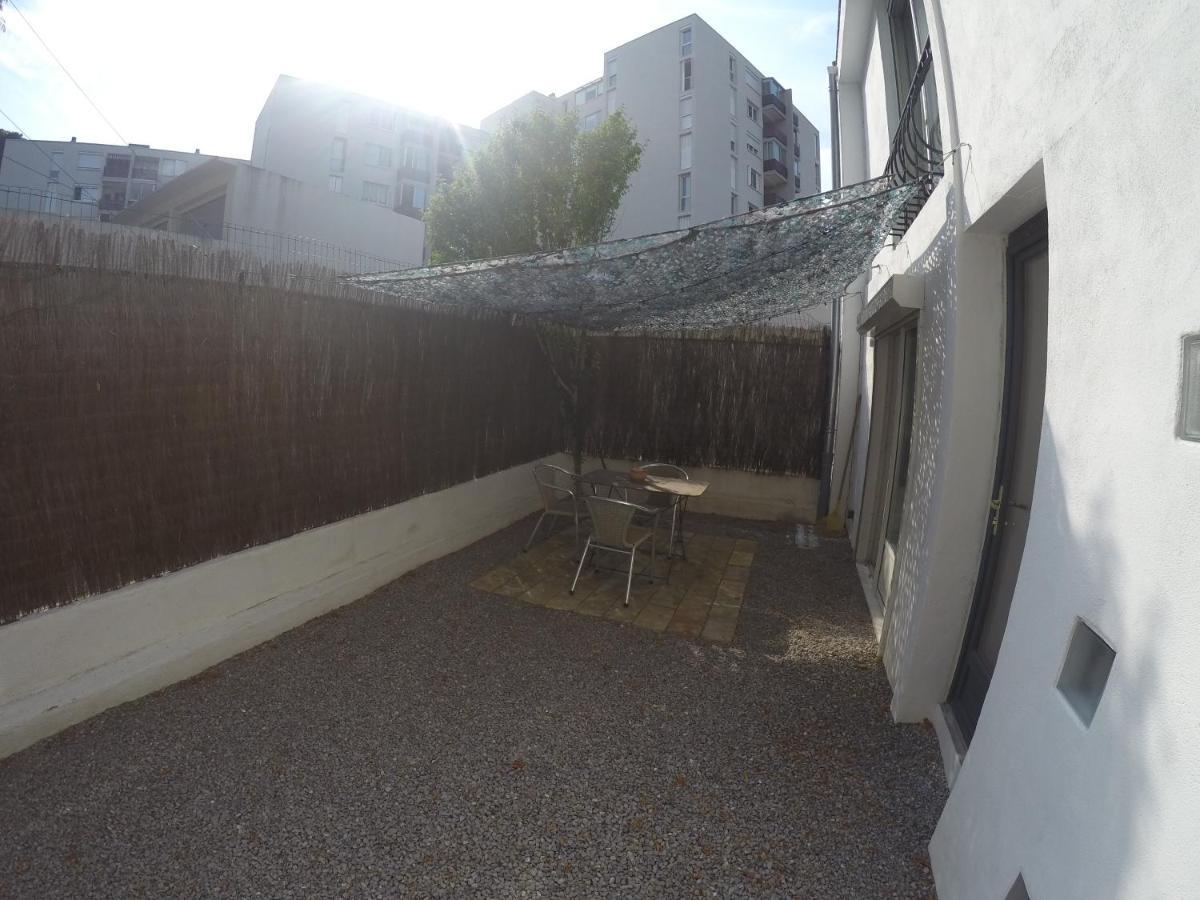 Grand Studio De 38M2 Et Cour Independante De 25M2 Dont Wifi Et Netflix Apartment Montpellier Exterior foto