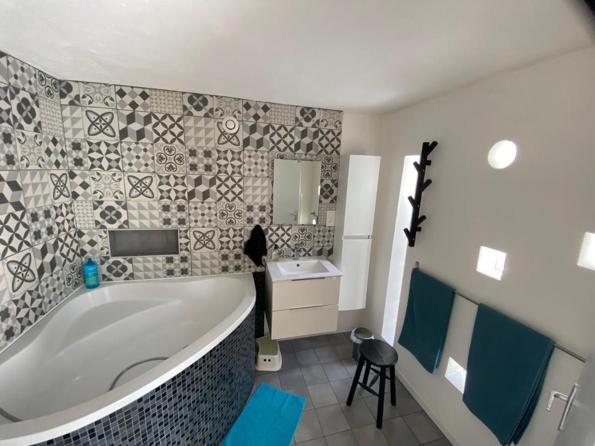 Grand Studio De 38M2 Et Cour Independante De 25M2 Dont Wifi Et Netflix Apartment Montpellier Exterior foto