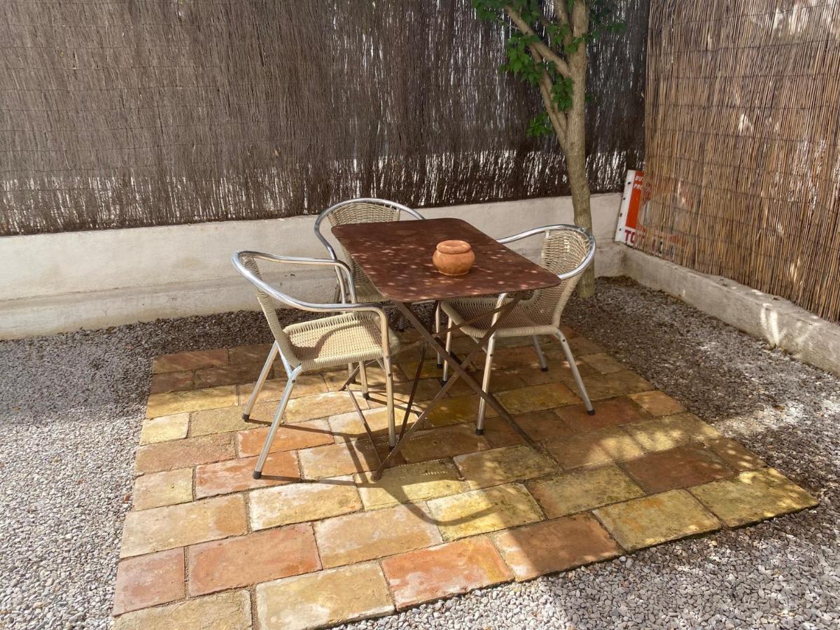 Grand Studio De 38M2 Et Cour Independante De 25M2 Dont Wifi Et Netflix Apartment Montpellier Exterior foto